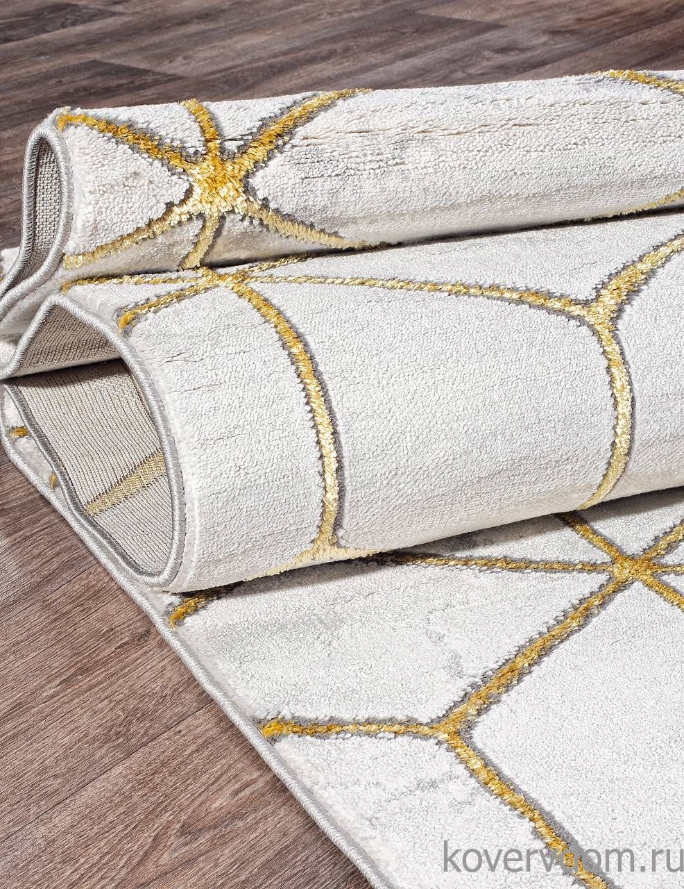 Ковер OMEGA 04426E GOLD / GOLD Ковер OMEGA 04426E GOLD / GOLD